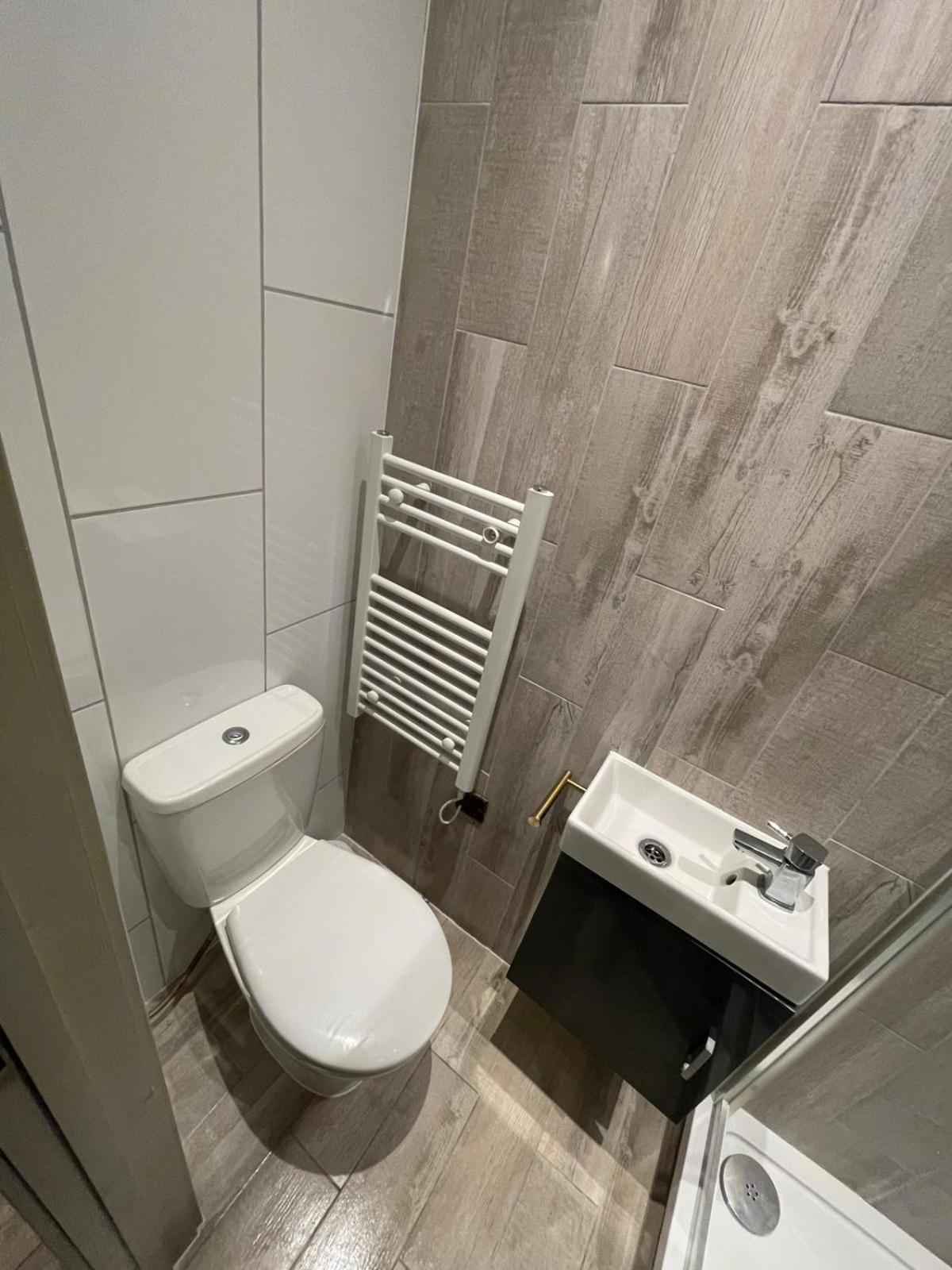 Letzi Premium Cozy Retreat Private En-Suite Rooms, Wembley London Eksteriør bilde