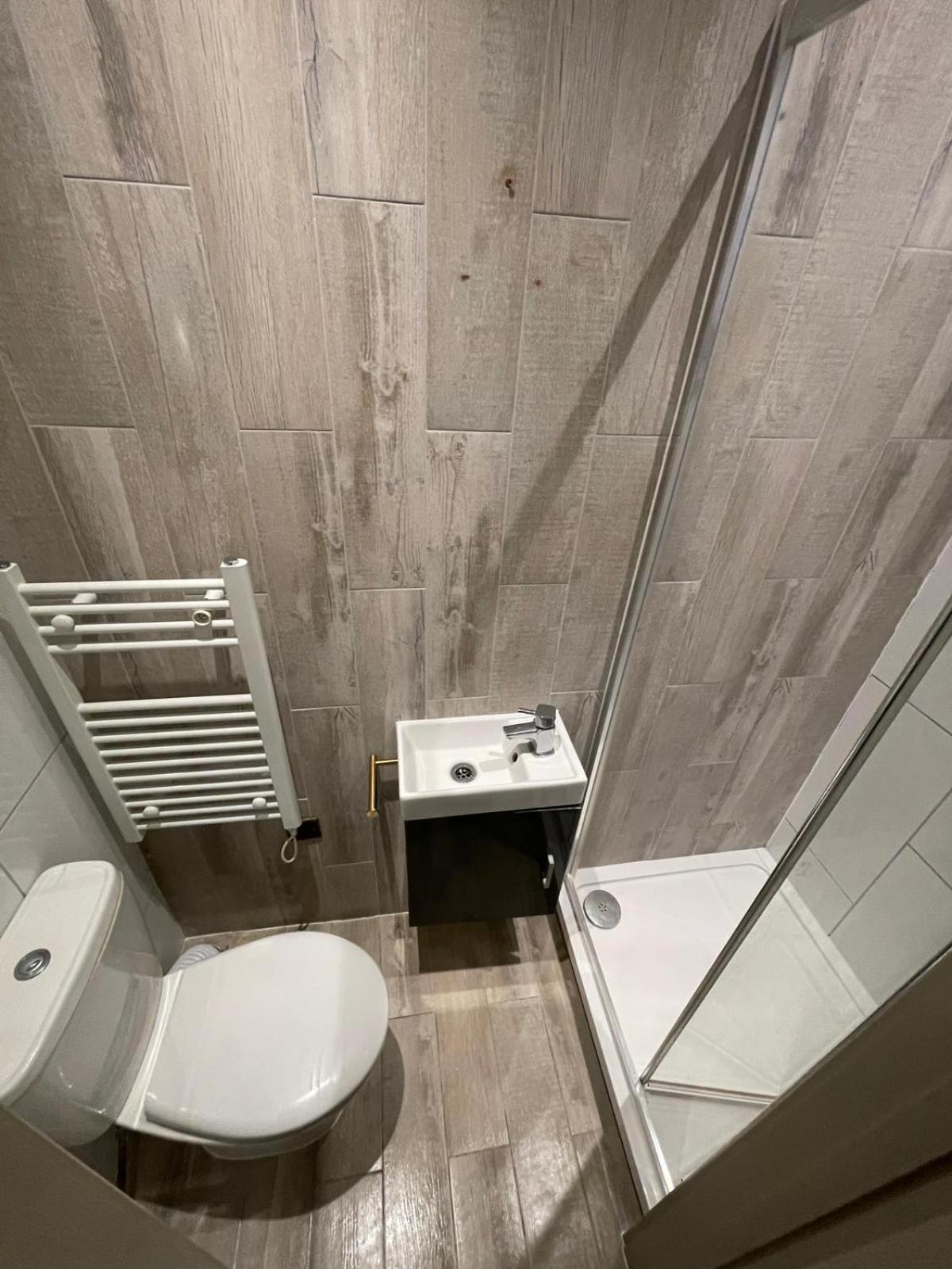 Letzi Premium Cozy Retreat Private En-Suite Rooms, Wembley London Eksteriør bilde